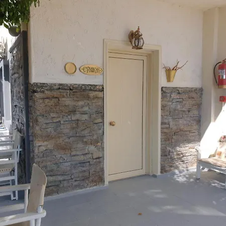 Quiet And Peaceful And Very Relaxing With Kitchen, Shared Pool And Ac Apartment