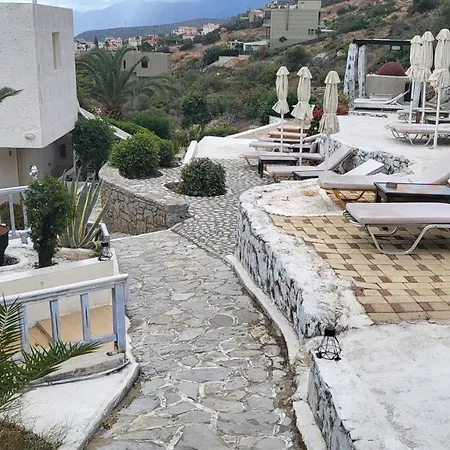 Quiet And Peaceful And Very Relaxing With Kitchen, Shared Pool And Ac *