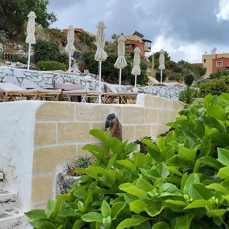 Апартаменти Quiet And Peaceful And Very Relaxing With Kitchen, Shared Pool And Ac *