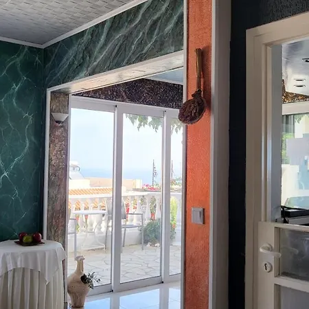Quiet And Peaceful And Very Relaxing With Kitchen, Shared Pool And Ac Апартаменти